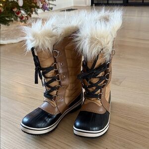 SOREL Tofino II Faux Fur Snow Boot | Black & Tan | Youth Size 4 or Women's 5.5